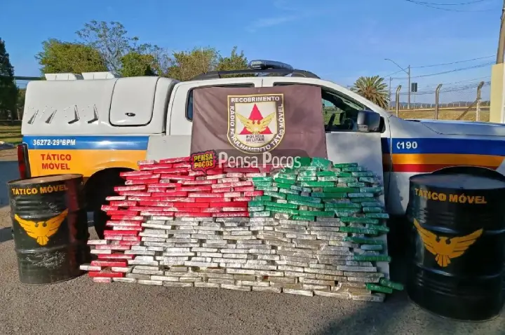PM faz apreensão de 144 kg de maconha durante operação em Poços