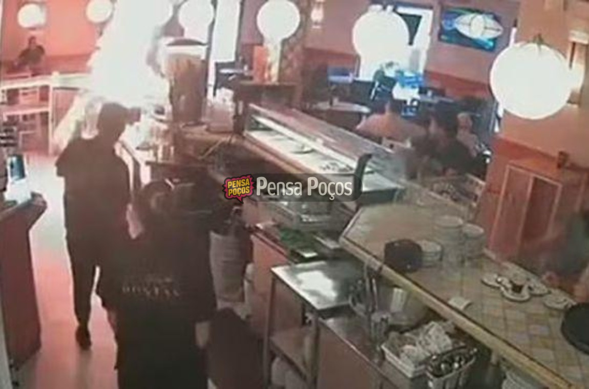 Cliente coloca fogo em restaurante após descobrir que não tinha maionese