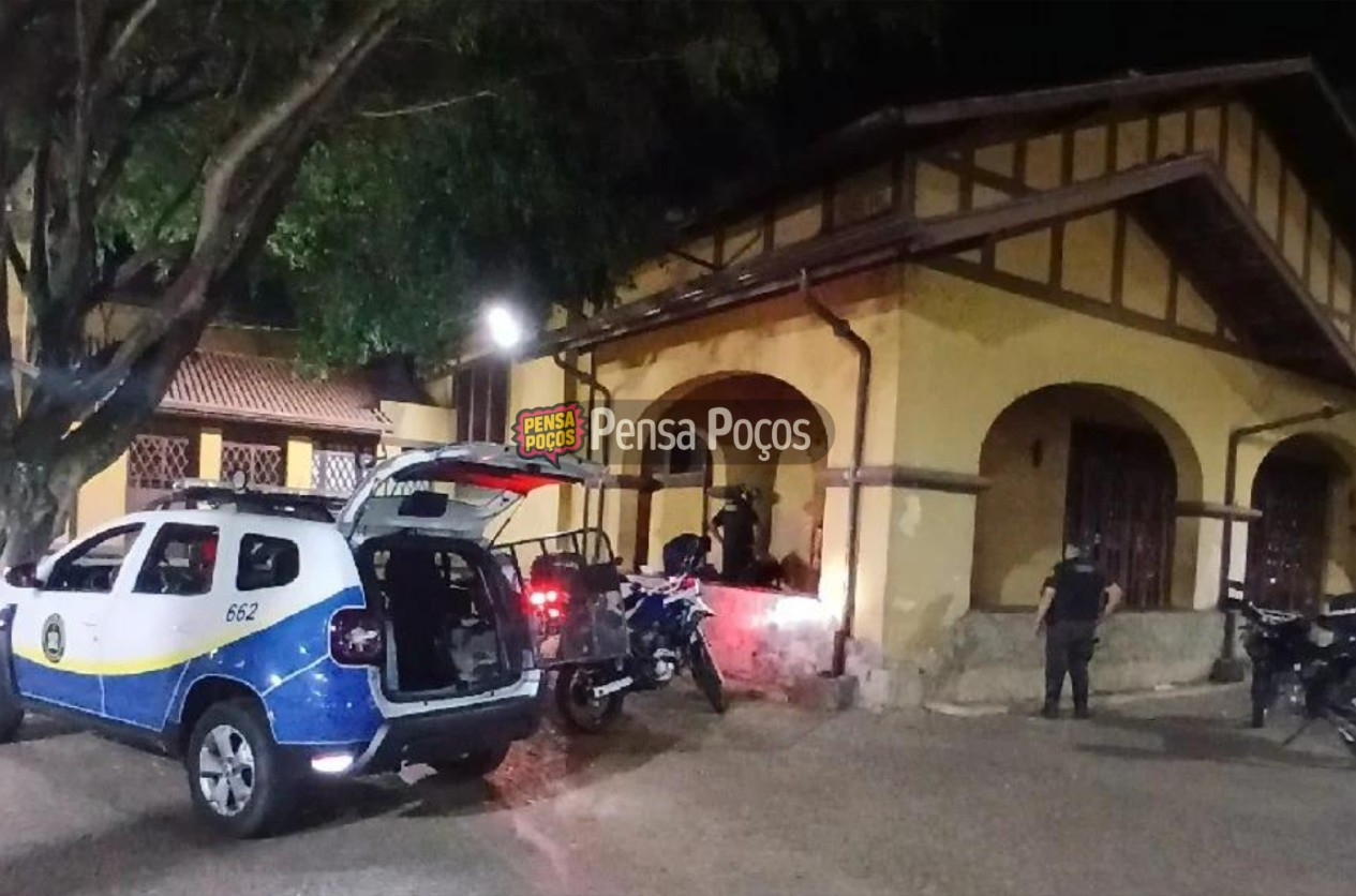 Homem em situação de rua é preso após furtar bolsa no centro de Poços de Caldas