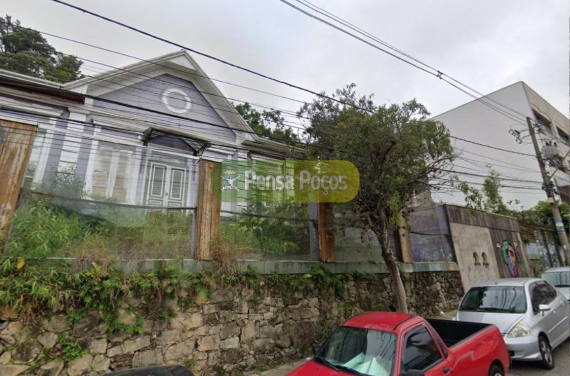 Imóvel abandonado na Rua Paraná é desocupado pela Polícia Militar