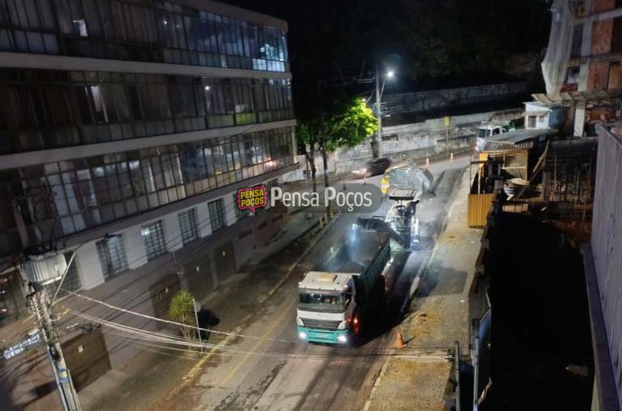 Obras às 5h30 da manhã tiram sono de moradores em Poços