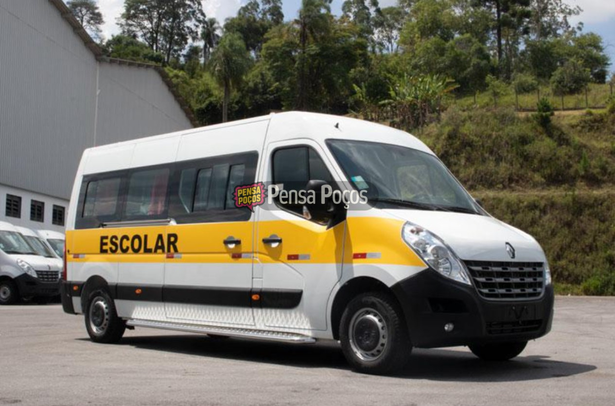 Blitz em vans escolares assusta motoristas em Poços