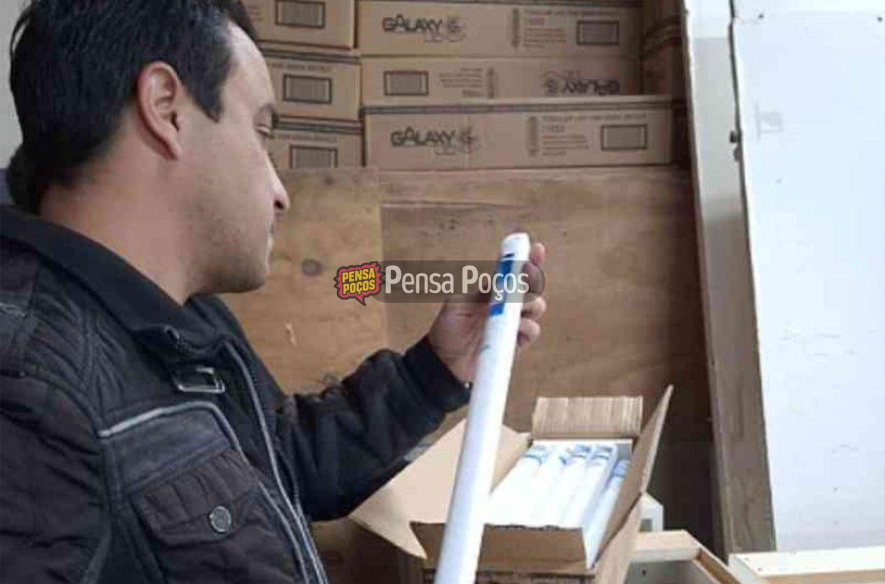 Prefeitura gasta quase R$ 300 mil em lâmpadas sem uso